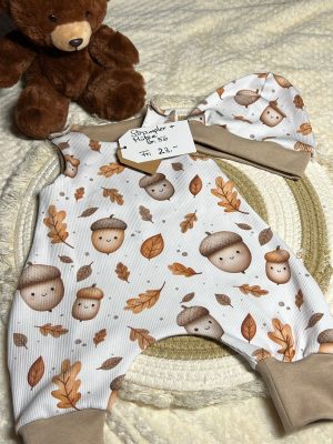 Strampler mit Mütze "Eichel"