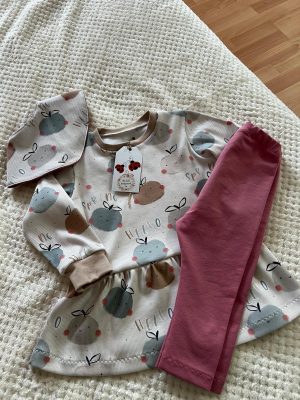 Tunika mit Leggins und Halstuch "Hello"